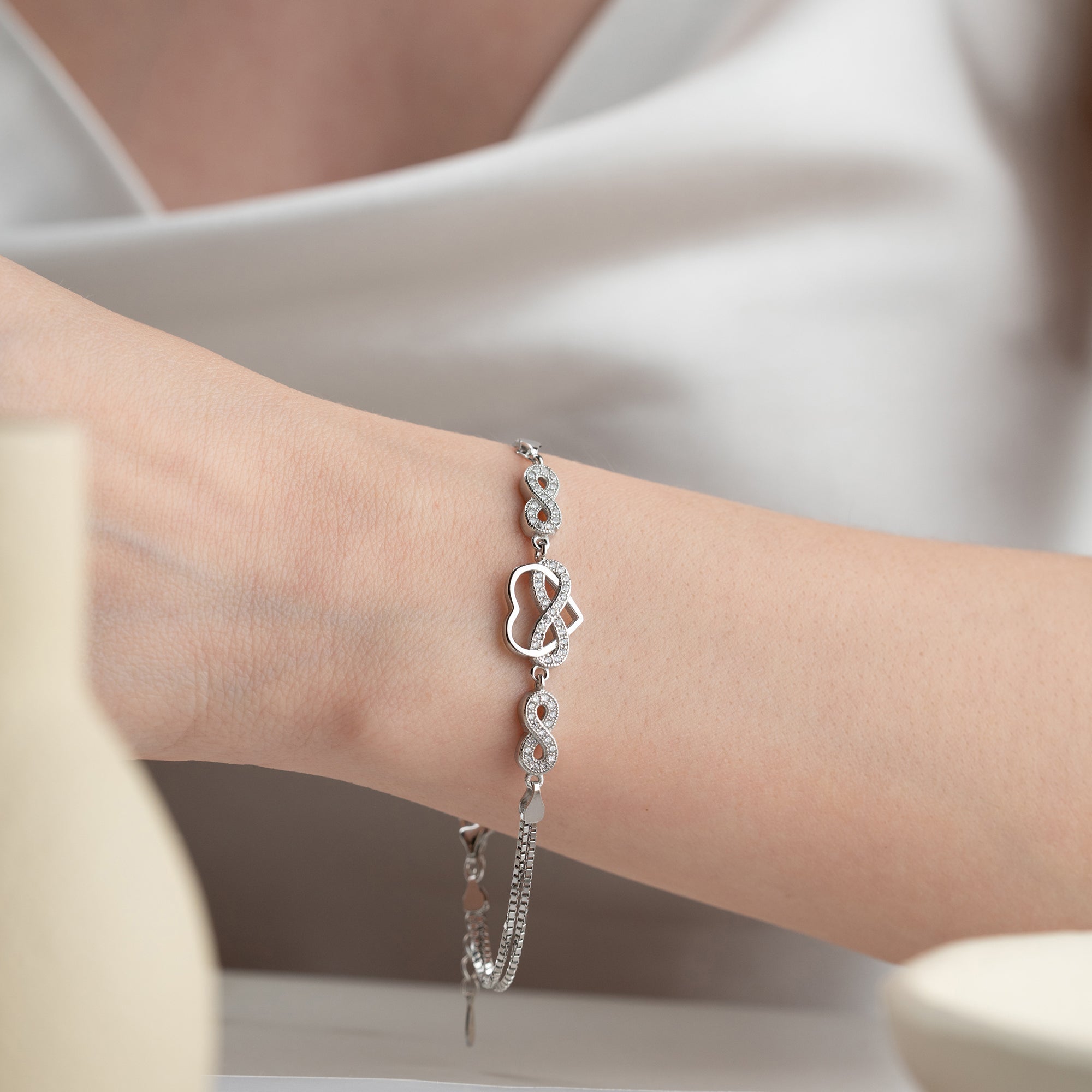 HERZ INFINITY ARMBAND | 925 SILBER